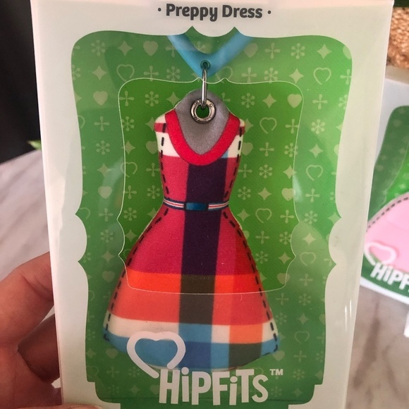 ADORABLE HIPFITS DRESS KEYCHAIN ACCESSORY/BACKPACK CLIP SET OF 4 NEW - Picture 3 of 6
